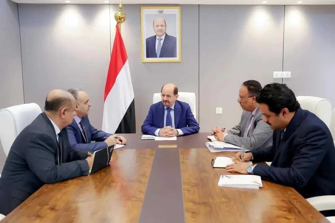 الحكومة تبحث إصلاح الجمارك والضرائب لتعزيز الإيرادات ومعالجة الاختلالات المالية