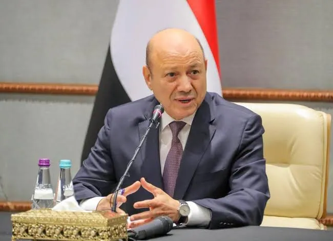رئاسة الجمهورية تدعو الانتقالي لإنهاء قيوده فوراً على حركة المواطنين إلى عدن