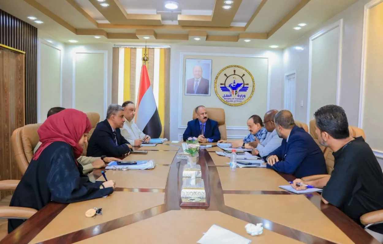 وزير النقل يناقش اعتماد مشروع ميناء "قنا" في شبوة ويوجه باستكمال المتطلبات القانونية