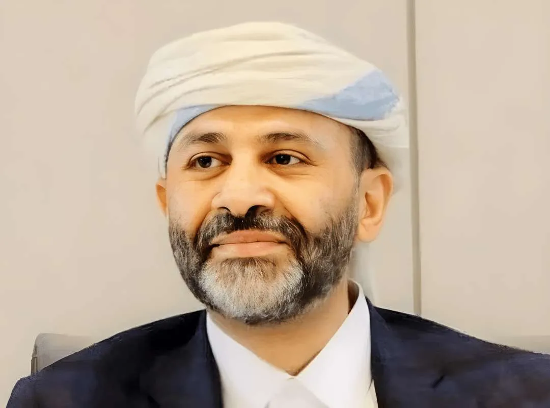 "حميد الأحمر"  يُحمل "التحالف" واجب صون "الدولة اليمنية" ويطالب باستكمال معركة إنهاء الانقلاب