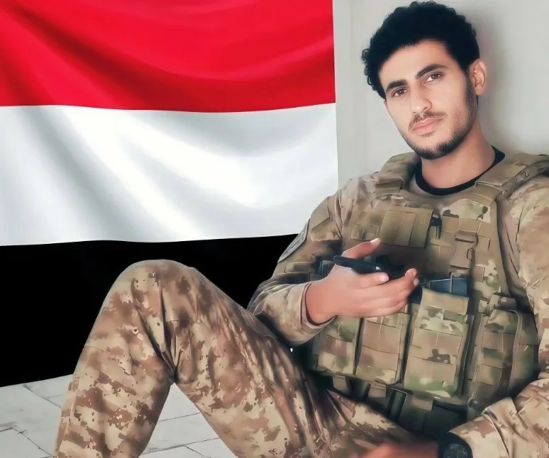 "وهيب البركاني".. قصة جندي شاب في تعز لم تعقه المعاناة عن أداء واجبه حتى استشهاده 