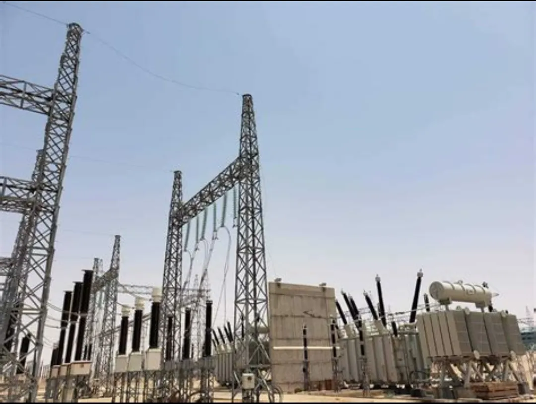اعتداء تخريبي يضرب خط نقل الكهرباء في مأرب ويتسبب بفقدان ثلث الطاقة المنقولة
