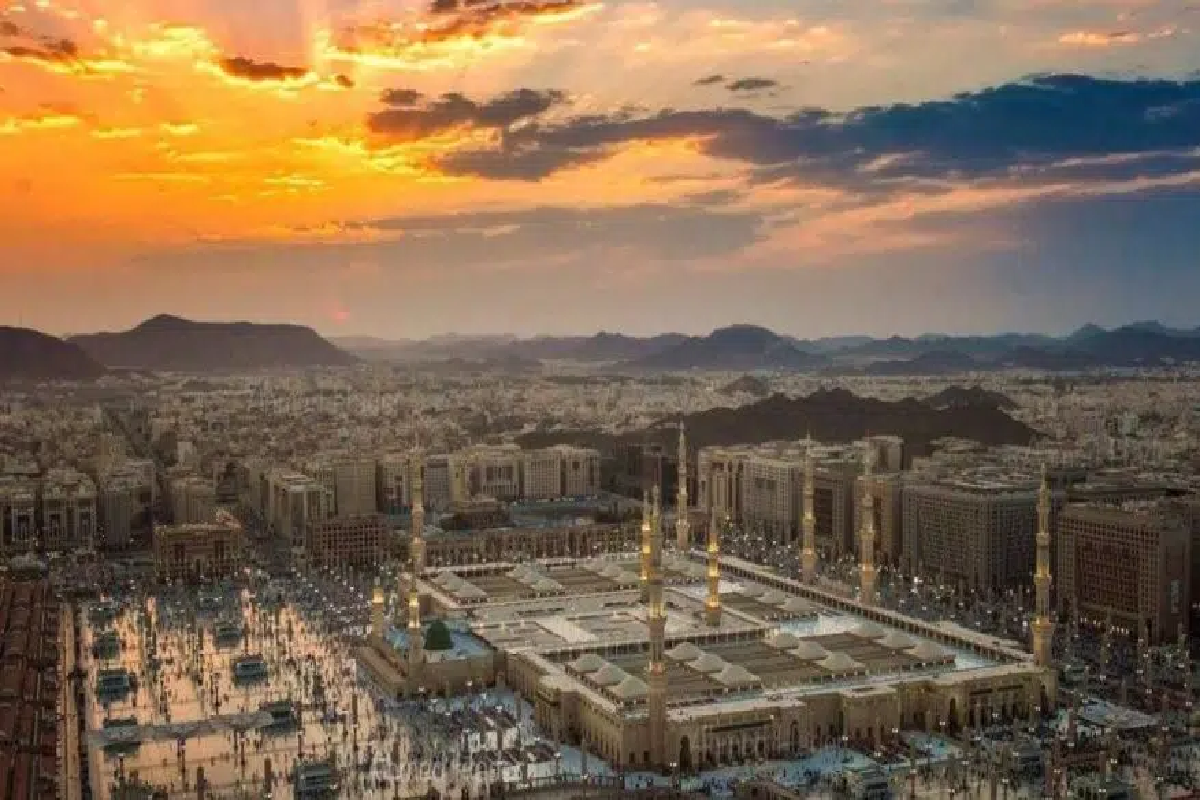 أكثر من 17 موقعًا في المدينة المنورة لخدمات الأجرة. 
