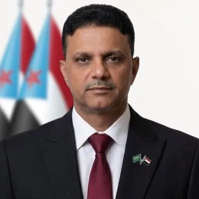 شهادة صادمة من داخل الانتقالي: باراس يكشف تحذيرات مبكرة للزبيدي قبل القصف السعودي وسقوط حضرموت