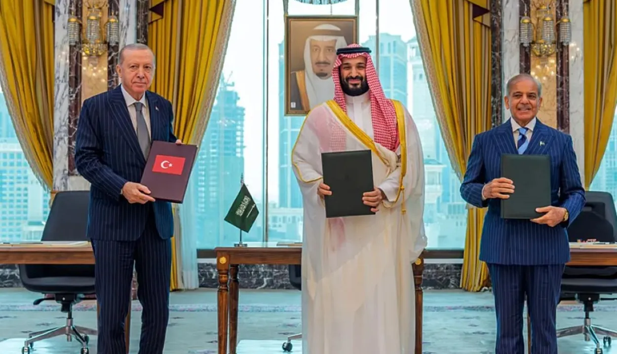 "اتفاقية مكة" تثير غضب طهران.. والسعودية تؤكد: حلف دفاعي لا يستهدف أحداً