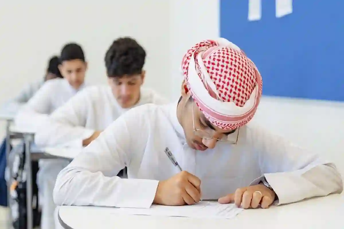 الطلبة يتأهبون لانطلاق امتحانات نهاية العام في هذا الموعد. 