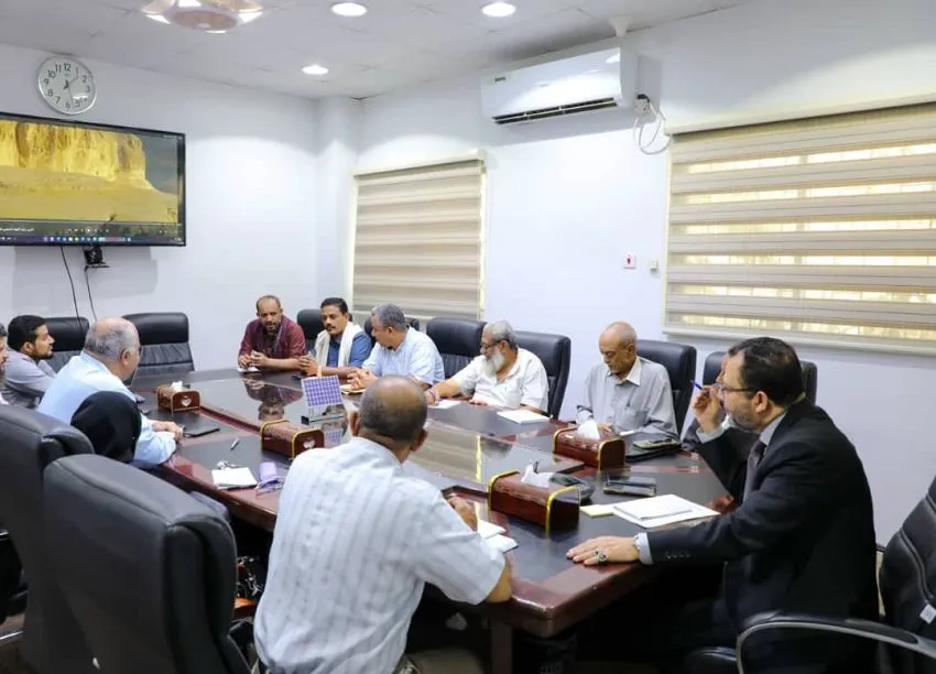 مشروع طاقة شمسية مرتقب في حضرموت… مباحثات يمنية صينية لإنشاء محطة بقدرة 50 ميجاوات