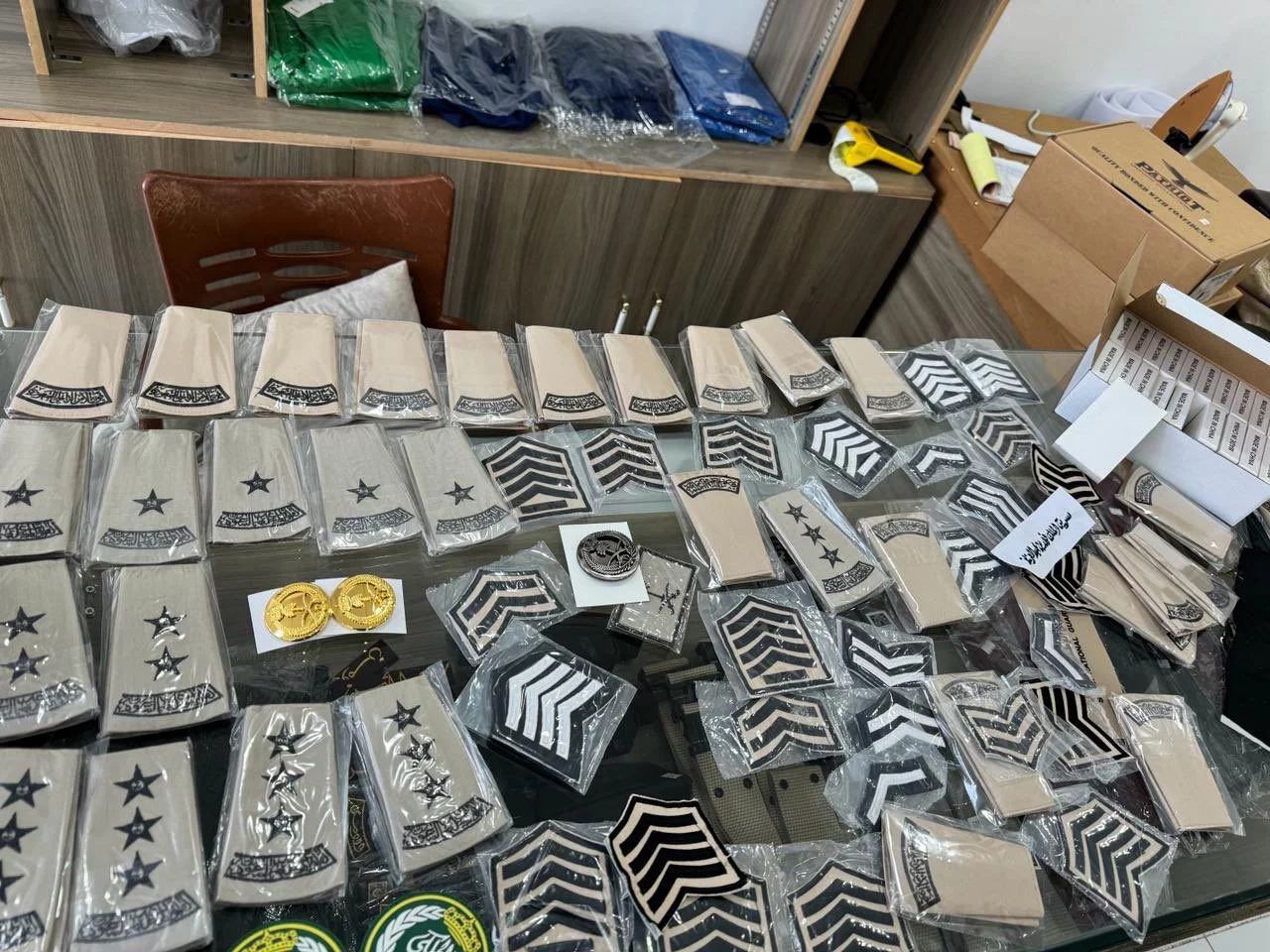 اللجنة الأمنية لمراقبة محال بيع وخياطة الملابس العسكرية