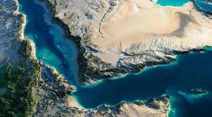 هجوم مسلح على سفينة شحن قبالة السواحل اليمنية.. وفريق الأمن يرد بإطلاق النار