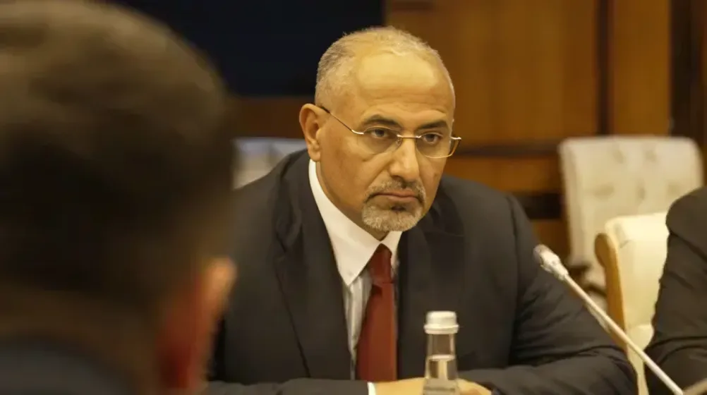 الزُبيدي يدعو أنصاره إلى مواصلة التصعيد والتمسك بما يسميه "الإعلان الدستوري لدولة الجنوب"