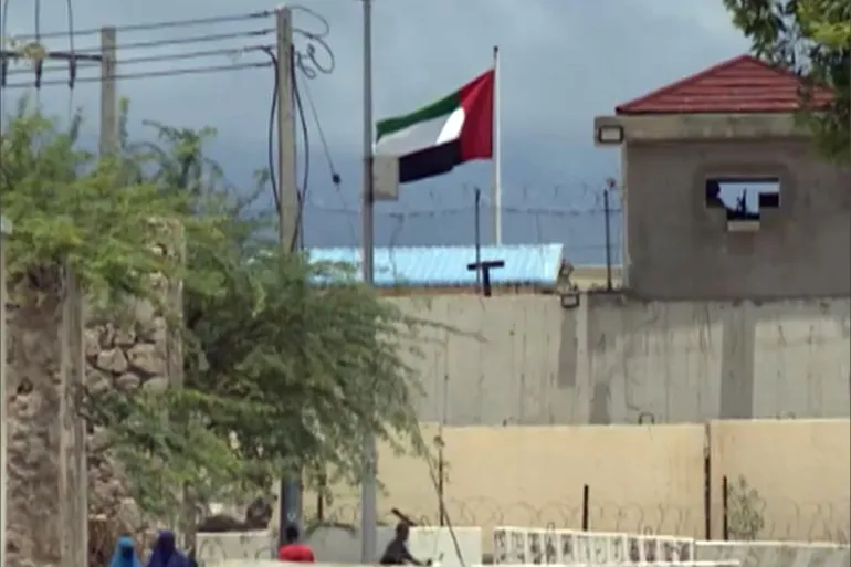 مطالبات حقوقية لمحاسبة الإمارات قانونياً وسياسياً على جرائمها في اليمن 