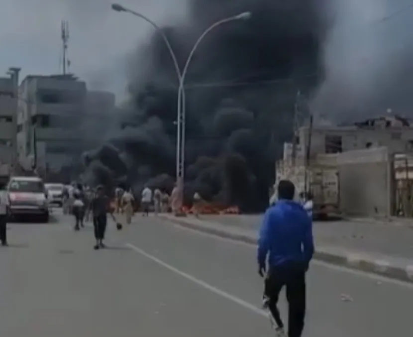 أعمال شغب وقطع للطرقات بـ"عدن".. الانتقالي المنحل يصعد مع بدء عودة "وزراء" في الحكومة