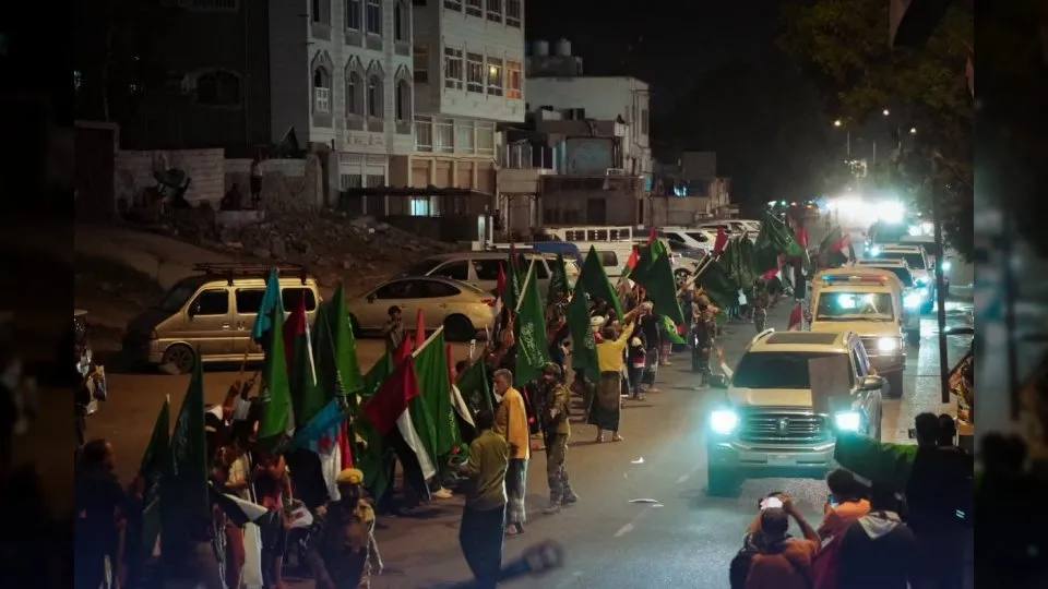 وفد سعودي–إماراتي يصل عدن لاحتواء التوتر بعد توسع سيطرة الانتقالي في حضرموت والمهرة