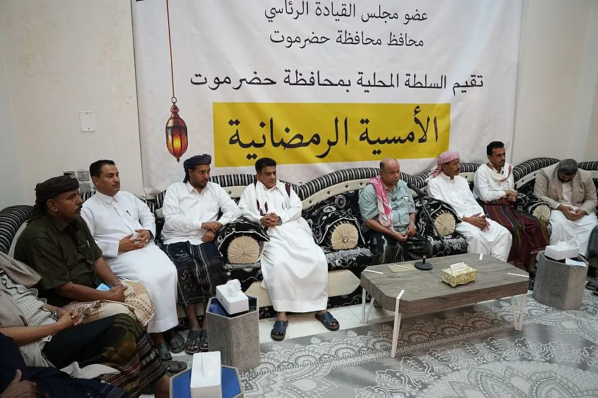 الخنبشي يعلن مشاريع جديدة للكهرباء والصحة والطرق في حضرموت