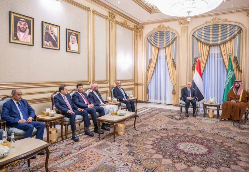 وزير الدفاع السعودي يلتقي القيادة اليمنية والإعلان عن دعم اقتصادي بـ 1.9 مليار ريال
