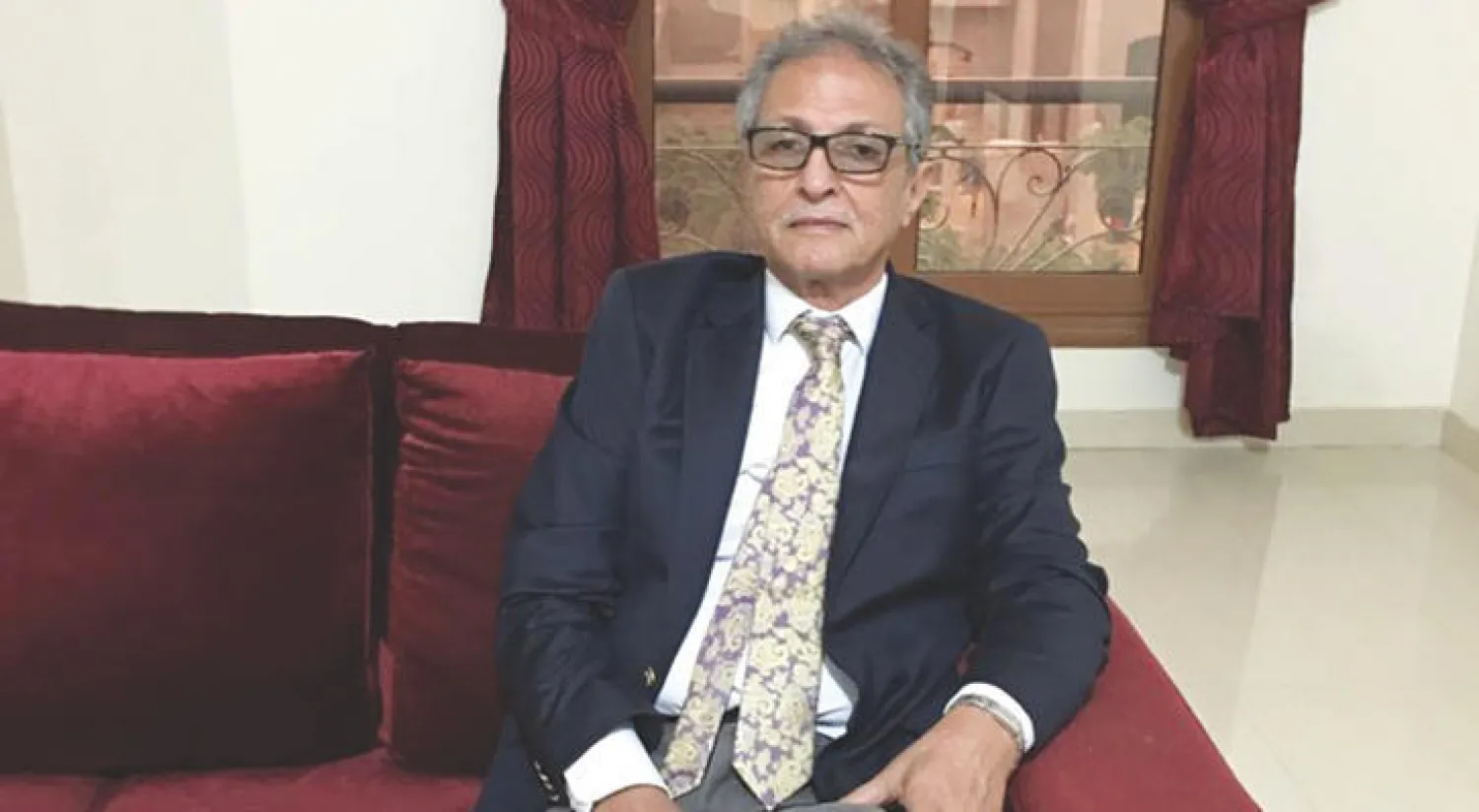 أكاديمي يمني: الرئاسة اليمنية بلا أوراق ضغط وتتحول تدريجيًا إلى ورقة بيد الآخرين