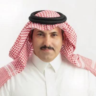 السفير السعودي يعلن دعمًا جديدًا لميزانية الحكومة اليمنية تشمل صرف رواتب موظفي الدولة