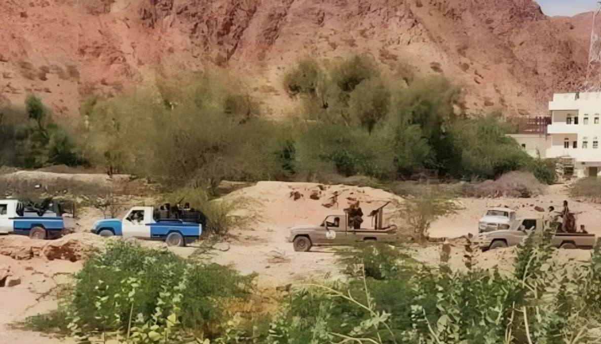 شبوة.. إصابة 4 جنود في مواجهات مع مسلحين قبليين رفضوا وقف "اقتتال ثأر" 
