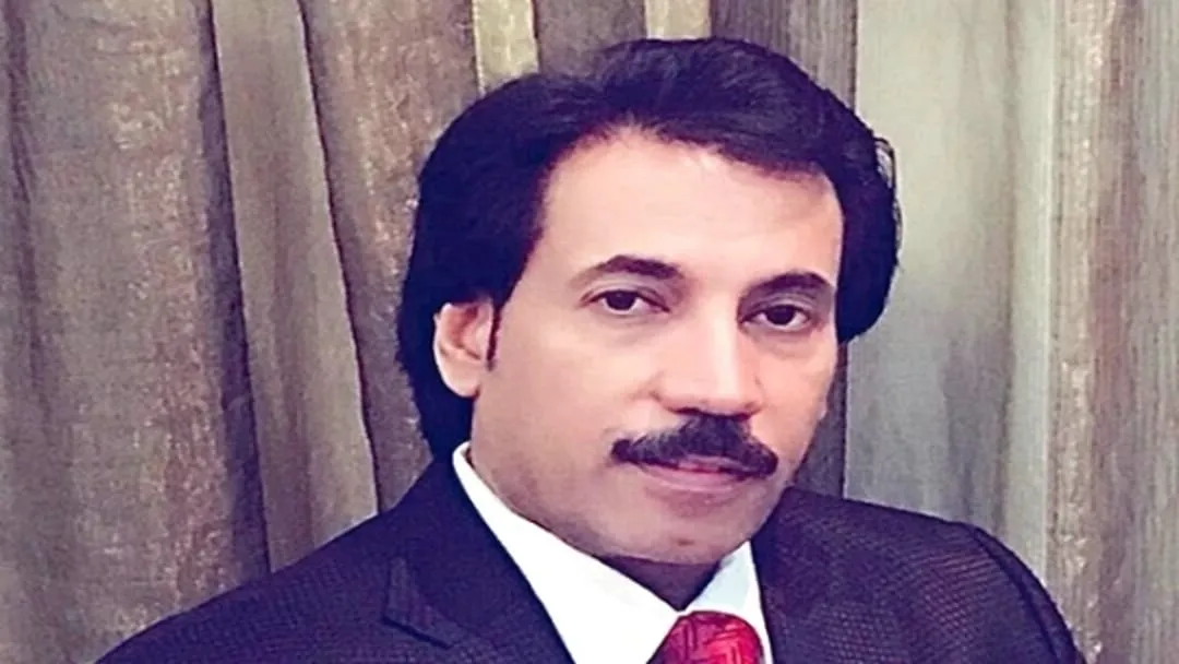البيض: استخدام "ورقة الشارع" للضغط السياسي لا ينسجم مع معاناة المواطنين في الجنوب
