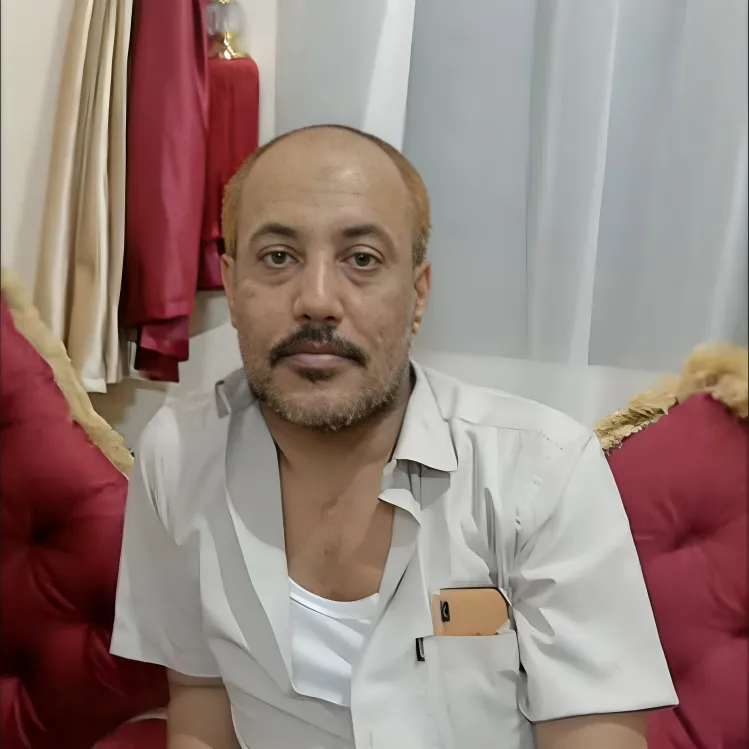 المواطن "صلاح الحمادي" يتنفس الحرية بعد اعتقال عامين في سجون طارق صالح