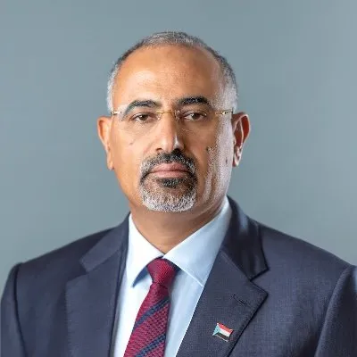 رسالة من المجهول.. الزبيدي يطرح مشروع «الدولة المستقلة» في تهنئة العيد