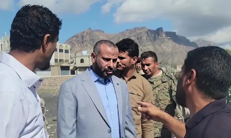 الضالع.. السلطة المحلية تكشف تفاصيل الهجوم على "مبنى المحافظة" وتعلن إصابة مسؤول محلي