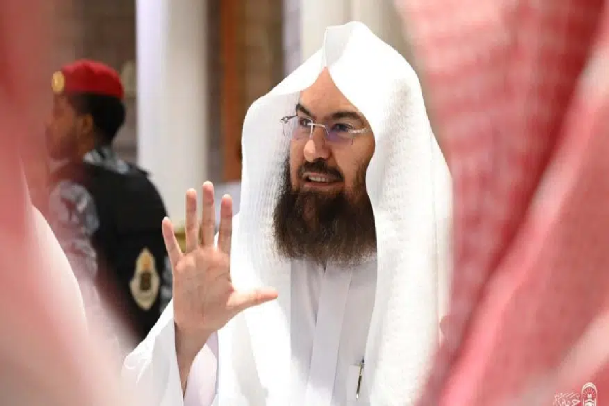 الدكتور عبدالرحمن بن عبدالعزيز السديس. 