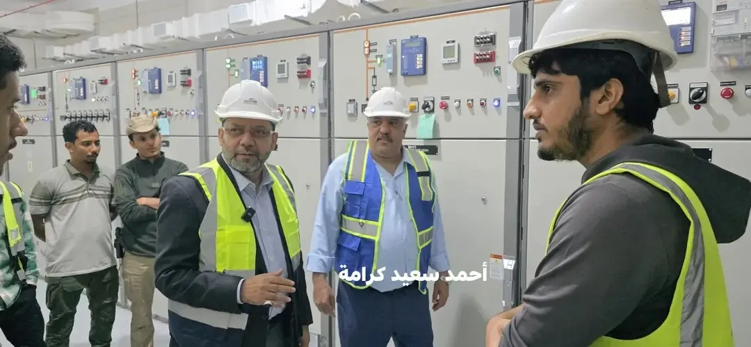 وزير الكهرباء: فقدان 8 ميجاوات من محطة عدن الشمسية وانتقاد لأساليب التنظيف اليدوية