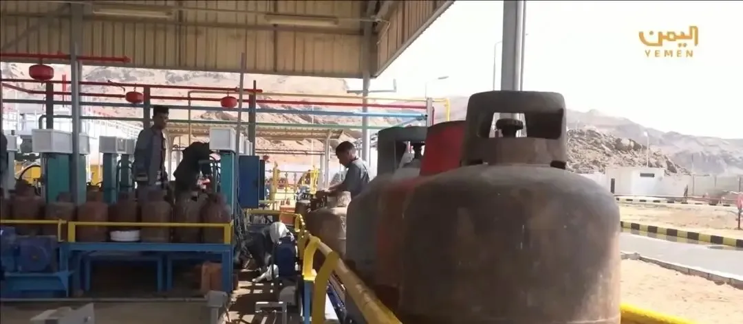خبير يمني: أسعار الغاز المنزلي تعكس فوضى الإدارة لا التكلفة