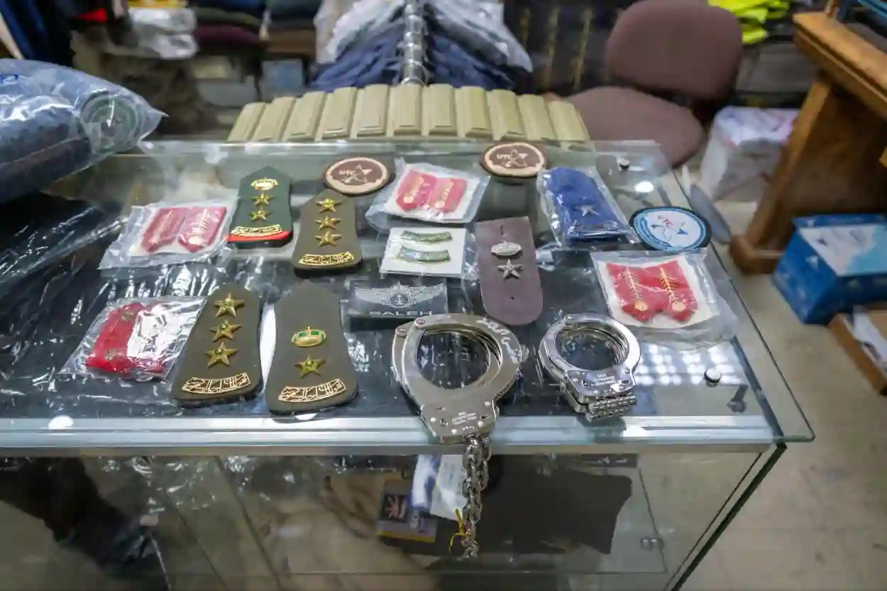 محل مخالف لنظام بيع وخياطة الملابس العسكرية