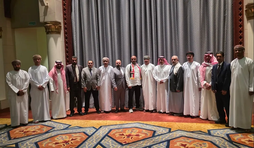 مسقط.. التوقيع على اتفاق بين الحكومة والحوثيين للإفراج عن 2900 محتجز ومختطف من بينهم "قحطان"