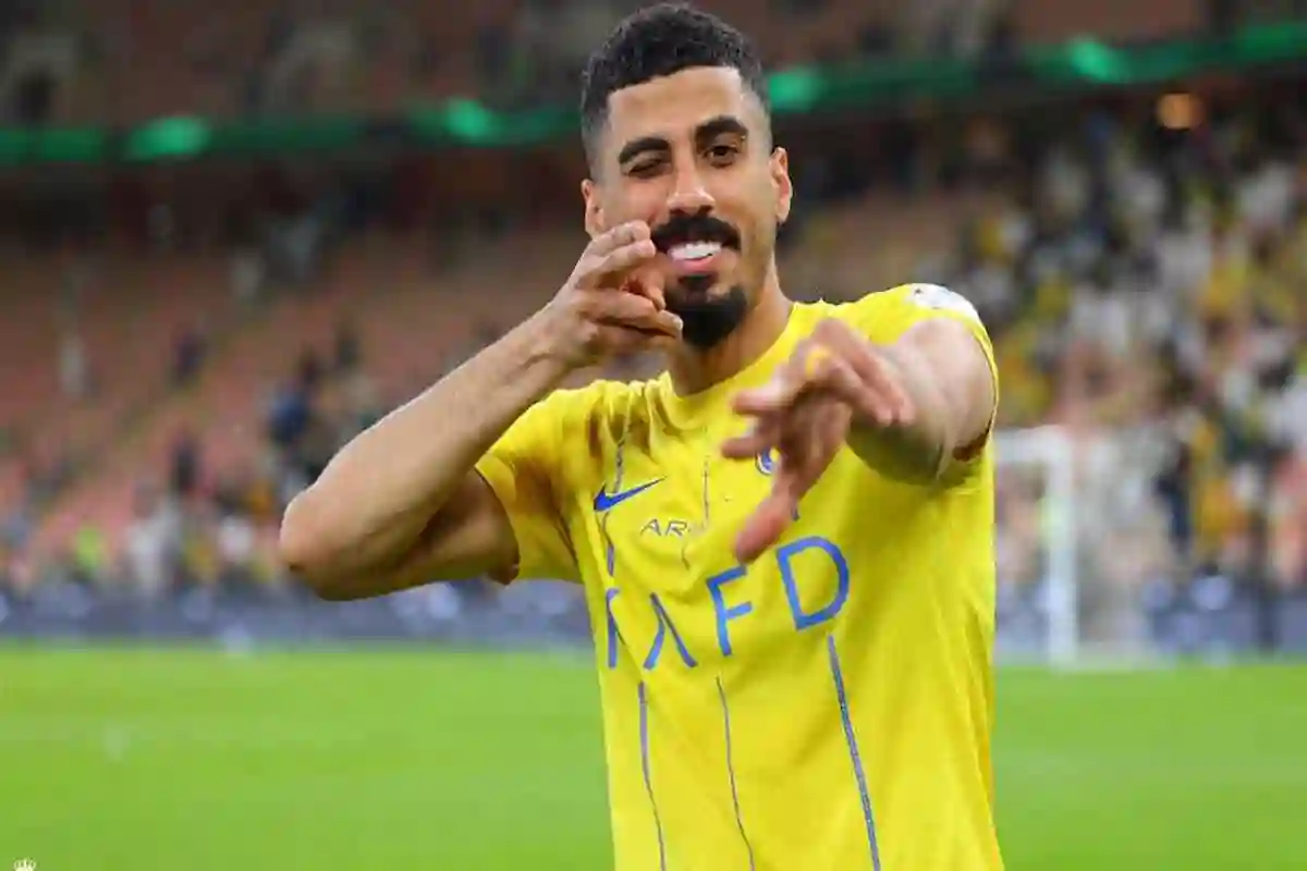  الدبيخي يُثير الجدل بطرح سؤالًا على صورة لنجم النصر لاجامي