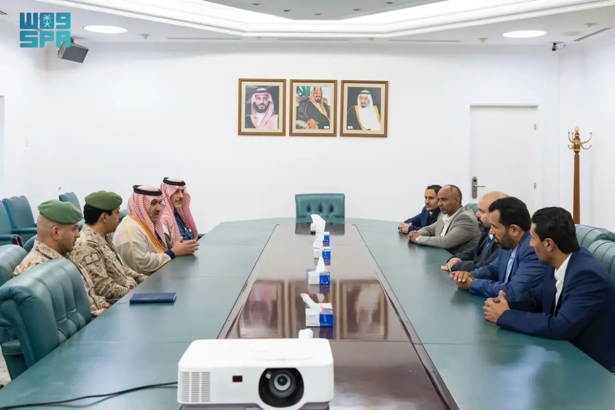 السفير السعودي لدى اليمن يلتقي الوفد المفاوض لملف المحتجزين