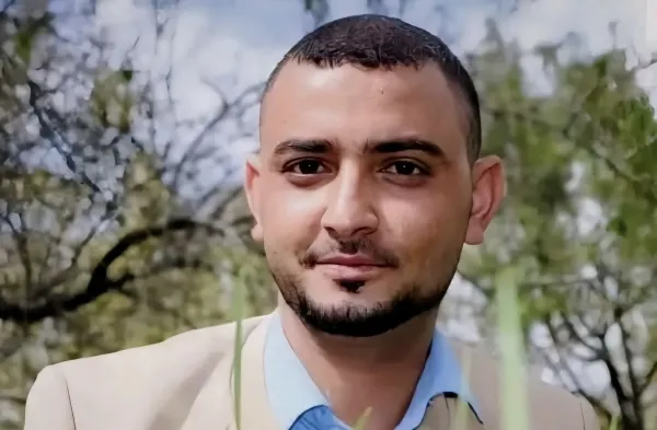 الإفراج عن الصحفي محمد المياحي بعد أكثر من عامين على اختطافه على يد الحوثيين