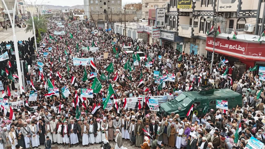 تضامناً مع السعودية.. "مأرب" في حشود ضخمة تدعو إلى موقف موحد و"حازم" ضد الاعتداءات الإيرانية 